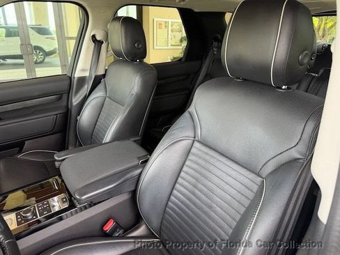 Used 2017 Land Rover Discovery HSE AWD/4WD image 41