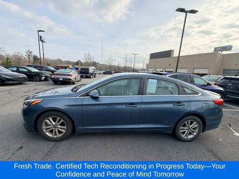 Used 2016 Hyundai Sonata SE image 2