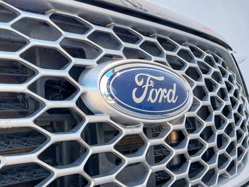 Used 2024 Ford Edge SEL image 2