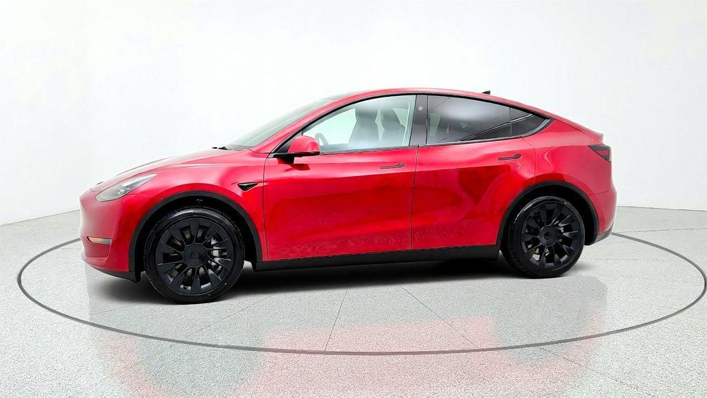 Used 2024 Tesla Model Y 2WD image 8
