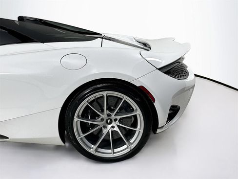Used 2024 McLaren 750S Spider RWD image 7