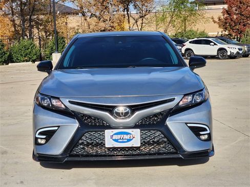 Used 2020 Toyota Camry XSE image 2
