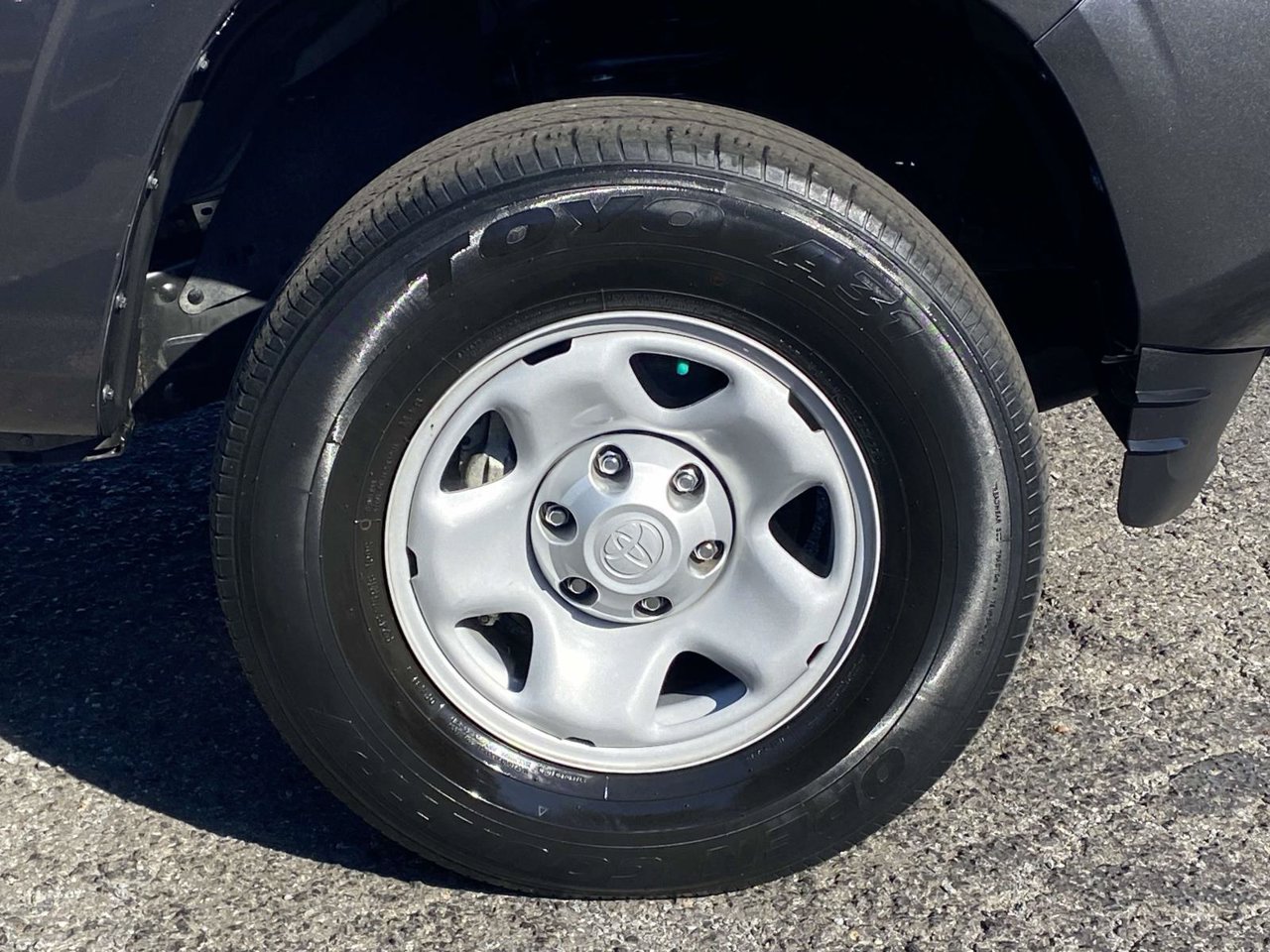 Used 2023 Toyota Tacoma SR5 RWD image 10
