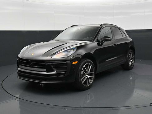 New 2026 Porsche Macan AWD/4WD image 1