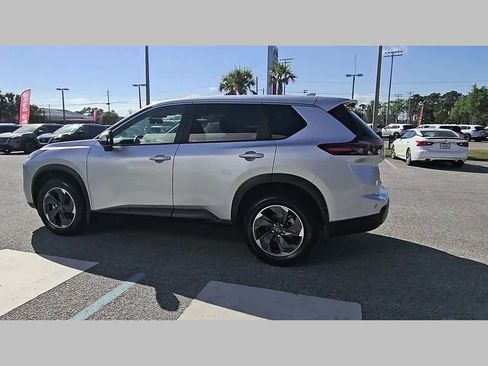 Used 2024 Nissan Rogue SV image 27