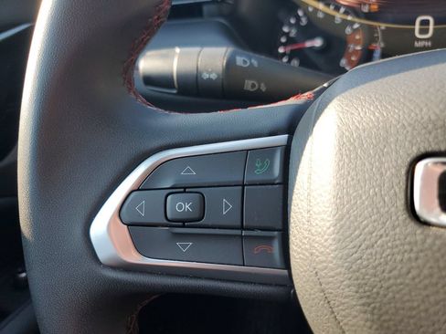 Used 2025 Jeep Compass Trailhawk AWD/4WD image 23