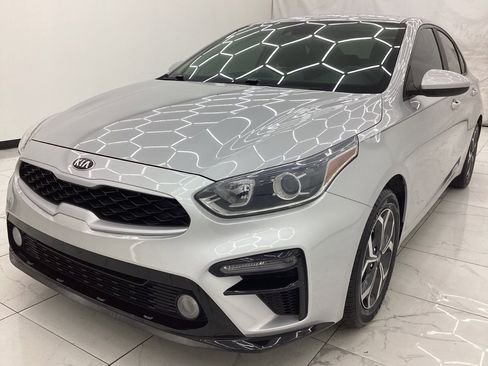 Used 2019 Kia Forte LXS FWD image 1