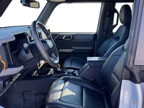 Certified 2023 Ford Bronco Badlands w/ Sasquatch Package image 12