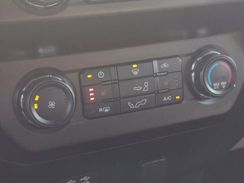 Used 2020 Ford F150 XLT w/ Equipment Group 302A Luxury image 9