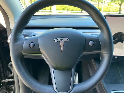 Used 2022 Tesla Model Y Performance AWD/4WD image 22
