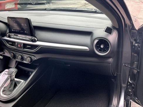 Used 2022 Kia Forte LXS image 11