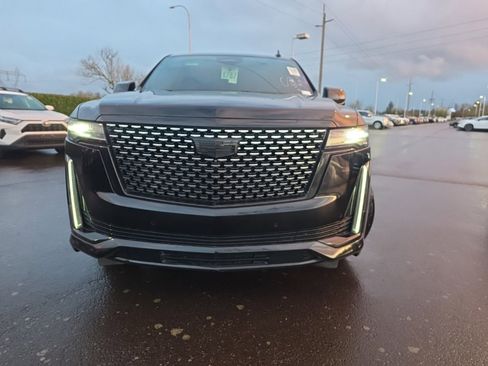 Used 2022 Cadillac Escalade Premium Luxury w/ Performance Package image 2