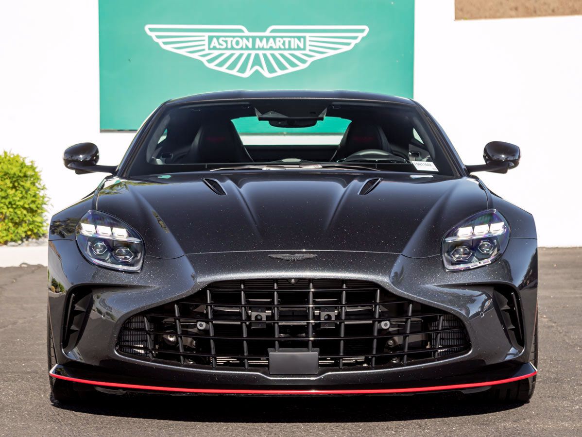 Used 2026 Aston Martin V8 Vantage S RWD image 7