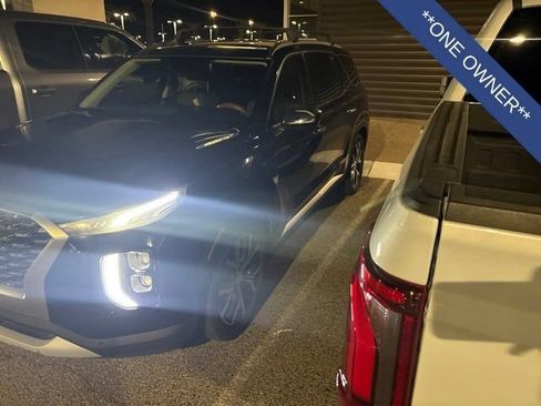 Used 2020 Hyundai Palisade SEL FWD image 2