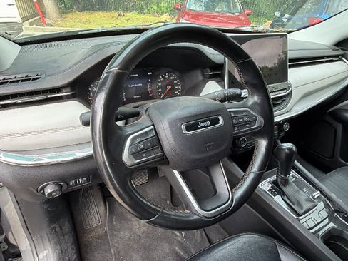 Used 2022 Jeep Compass Limited AWD/4WD image 10