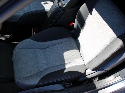 Used 2021 Nissan Rogue SV image 13