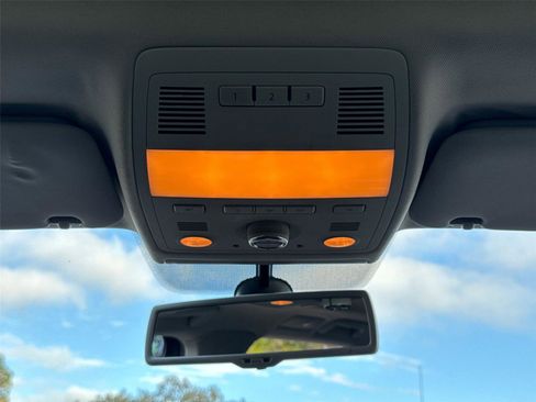 Used 2013 Volkswagen Touareg Lux image 26