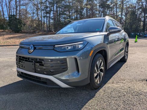 New 2026 Volkswagen Tiguan S image 8