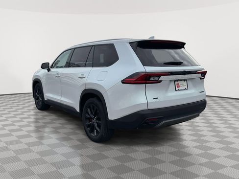 Used 2025 Toyota Grand Highlander XLE image 5