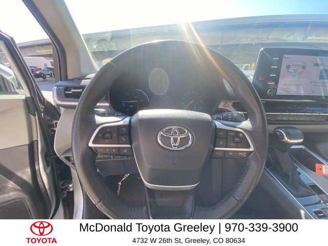 Used 2023 Toyota Sienna XLE FWD image 14