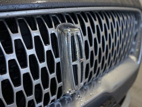 Used 2022 Lincoln Nautilus Reserve AWD/4WD image 18