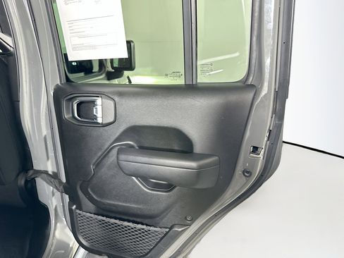 Used 2023 Jeep Wrangler Unlimited w/ Cold Weather Group image 27