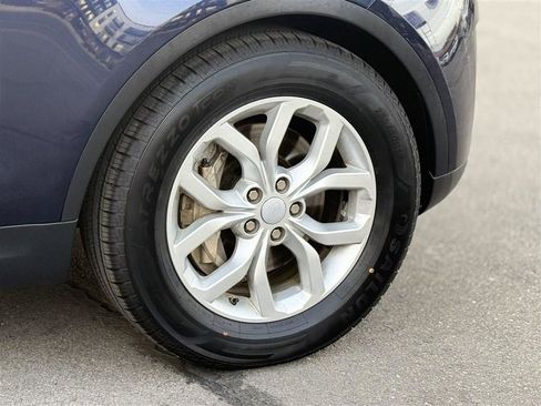 Used 2018 Land Rover Discovery SE AWD/4WD image 9