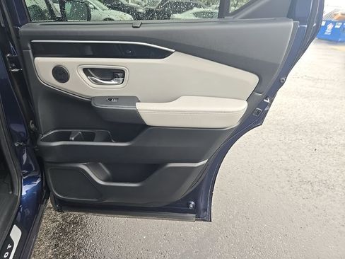 Used 2025 Honda Pilot EX-L image 29