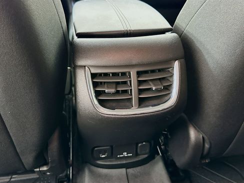 Used 2018 Chevrolet Malibu LT image 26