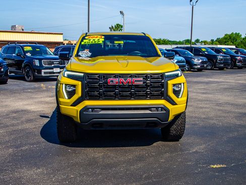 Used 2023 GMC Canyon Elevation w/ Elevation Premium Package AWD/4WD image 2