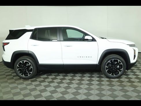 New 2026 Chevrolet Equinox LT w/ Convenience Package II image 16