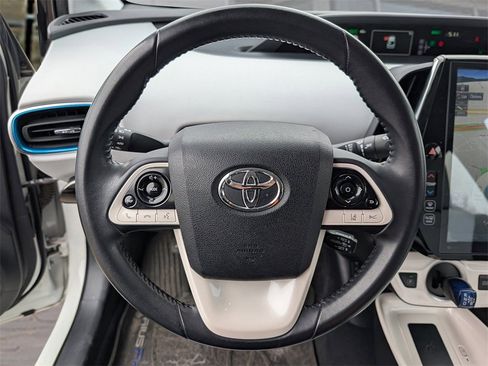 Used 2017 Toyota Prius Prime Premium image 22