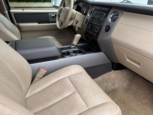 Used 2014 Ford Expedition EL XLT w/ Equipment Group 202A image 17