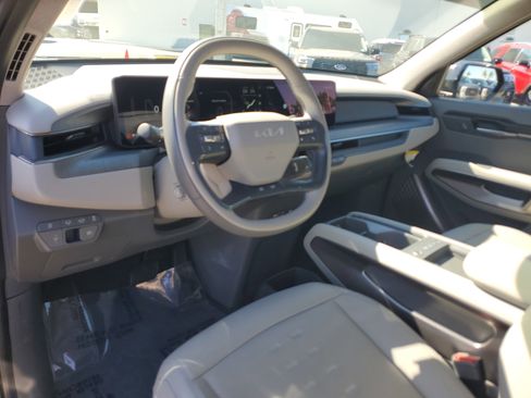 Used 2026 Kia EV9 Wind image 9