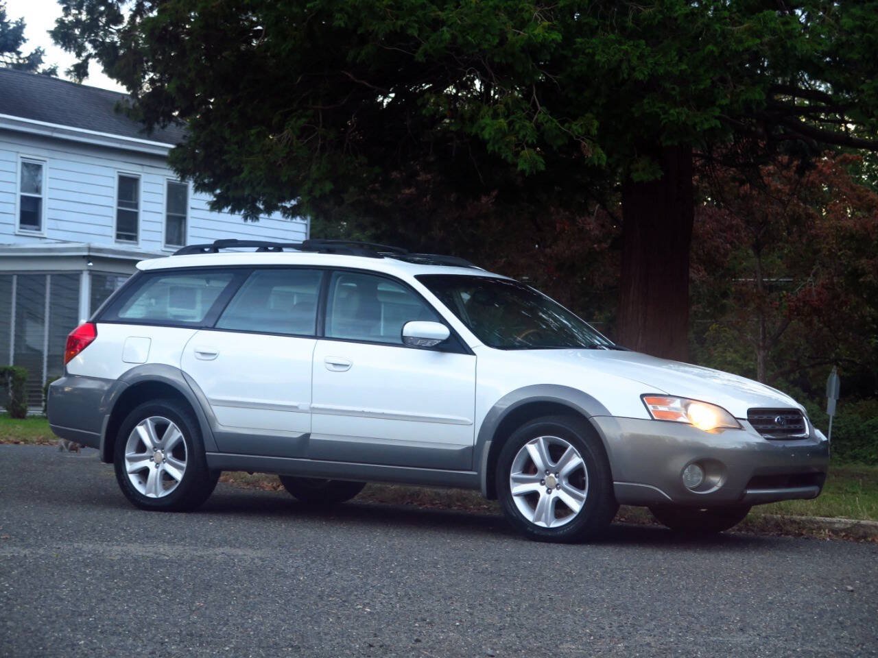 Used 2005 Subaru Outback 3.0R Limited AWD/4WD image 7