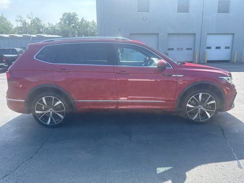 Used 2024 Volkswagen Tiguan SEL R-Line AWD/4WD image 2