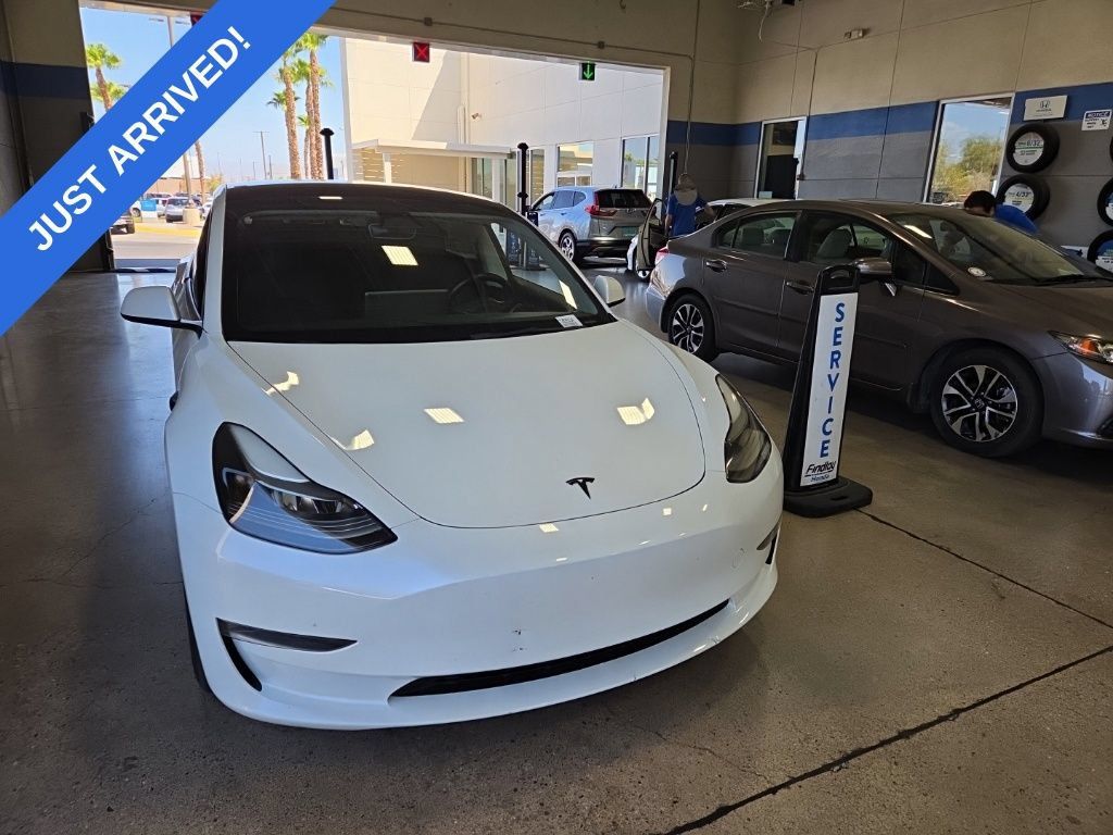 Used 2023 Tesla Model 3 Standard Range RWD image 2