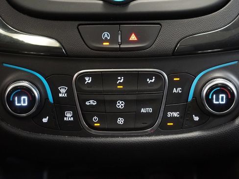 Certified 2023 Chevrolet Equinox RS FWD image 23