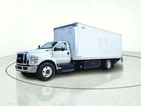 Used 2023 Ford F650 2WD Regular Cab Super Duty image 4