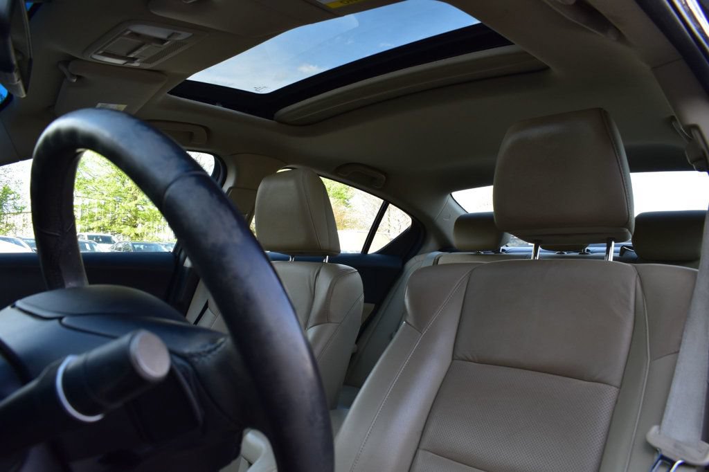 Used 2014 Acura ILX w/ Technology Package FWD image 12