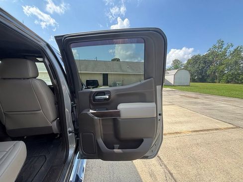 Used 2021 GMC Sierra 1500 SLT w/ SLT Premium Plus Package AWD/4WD image 17