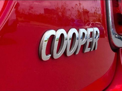 Used 2020 MINI Cooper 2-Door Hardtop FWD image 8