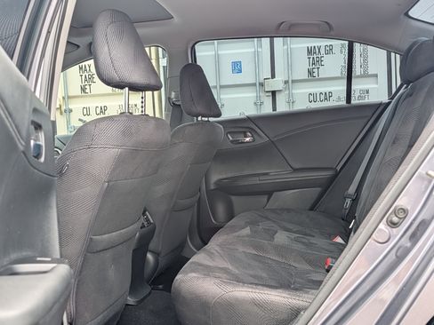 Used 2017 Honda Accord EX image 13