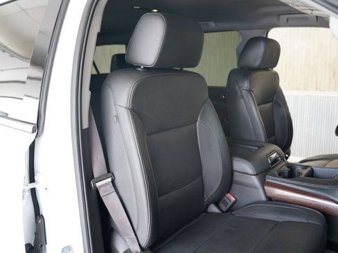 Used 2017 GMC Yukon XL SLT AWD/4WD image 29