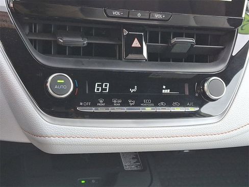 Certified 2025 Toyota Corolla FX image 23