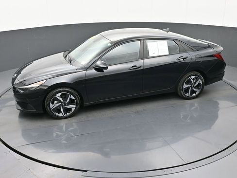 Certified 2023 Hyundai Elantra SEL w/ Convenience Package FWD image 36