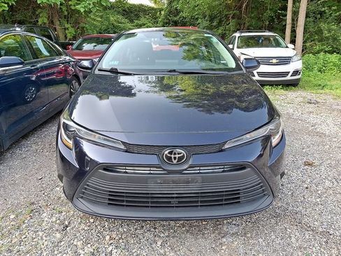 Used 2023 Toyota Corolla LE FWD image 2