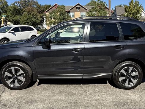 Used 2017 Subaru Forester 2.5i Premium image 7