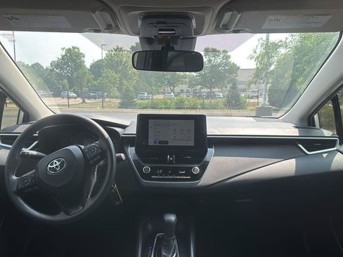 Used 2025 Toyota Corolla LE FWD image 20
