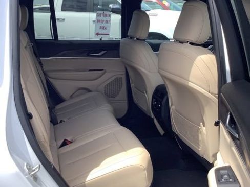 Certified 2023 Jeep Grand Cherokee Limited AWD/4WD image 20
